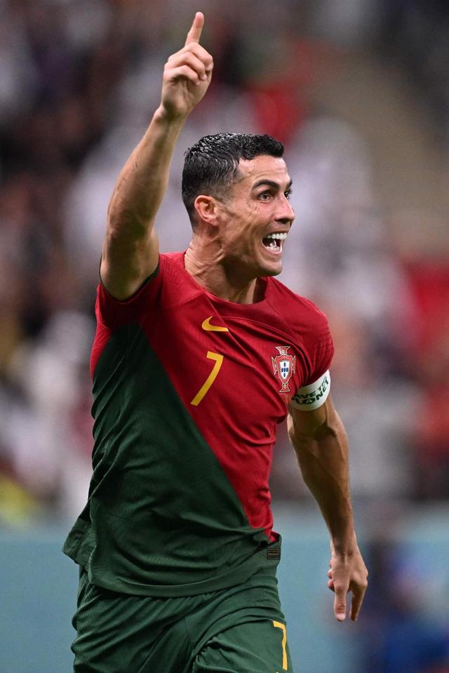 辛辛那提中场吉迪赛后与梅西交换球衣，双方握手并拥抱