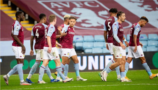 美记：库里距离复出还有一段时间，这次客场之旅可能看不到他