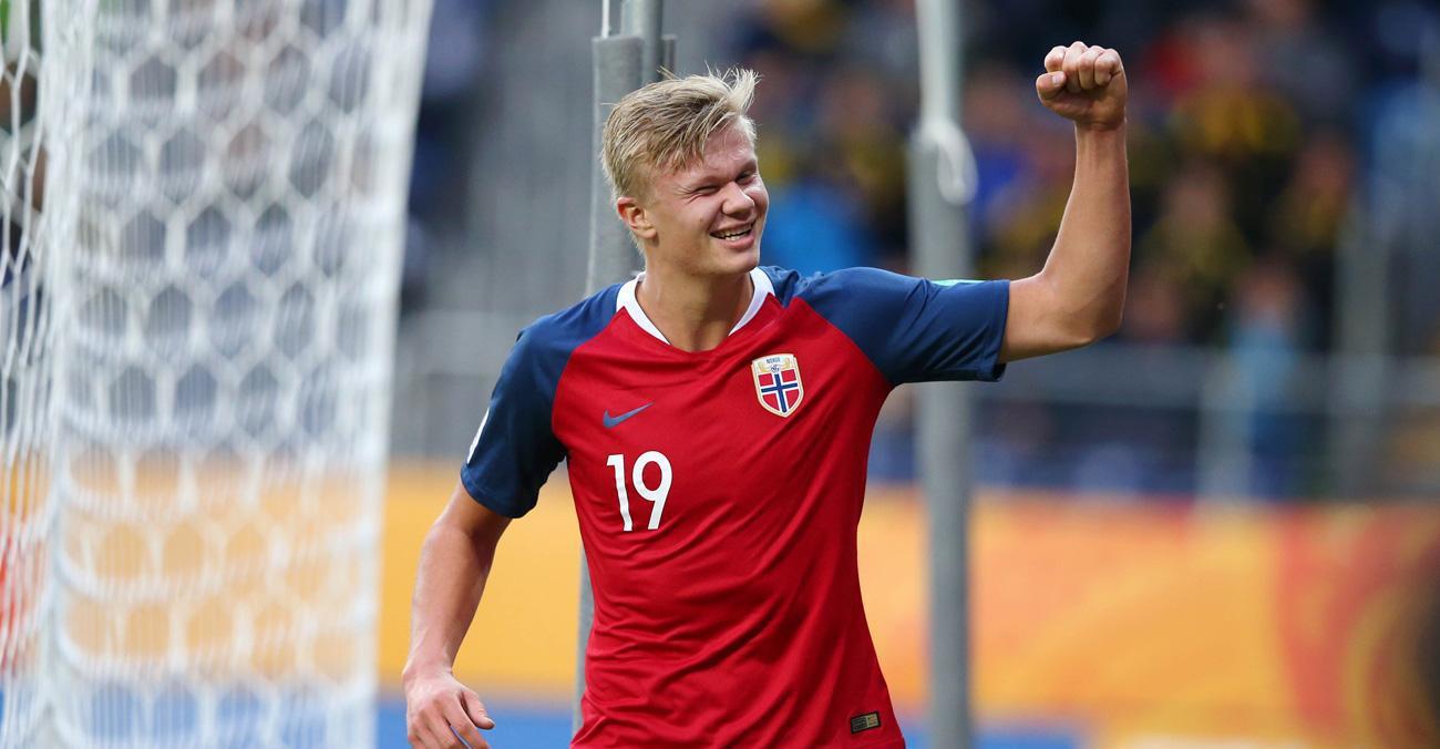 莲湖区机场小学：飞翔少年勇拼搏 绿茵场上展风采