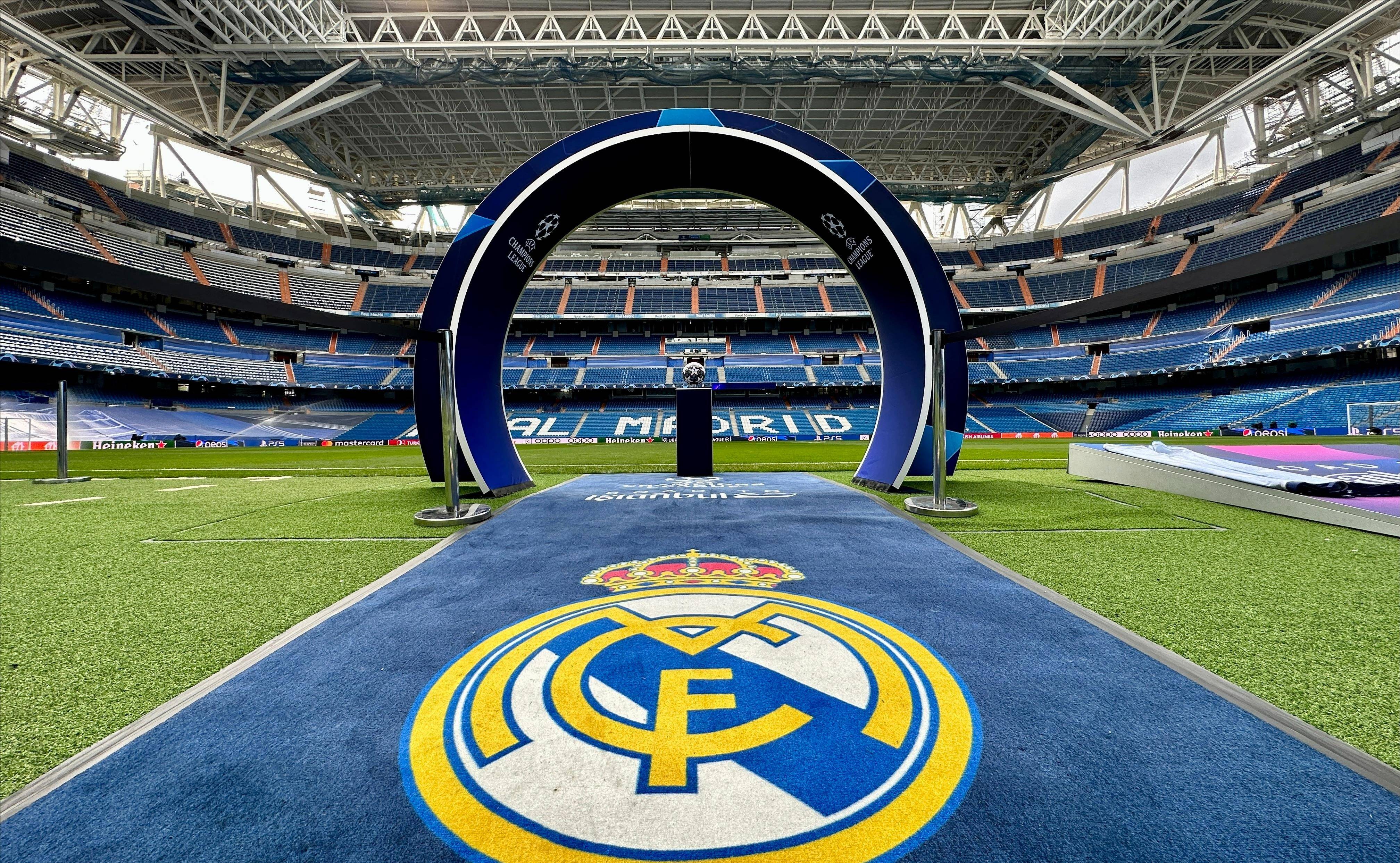 足球西甲豪门签下才华中场，合约长达七年