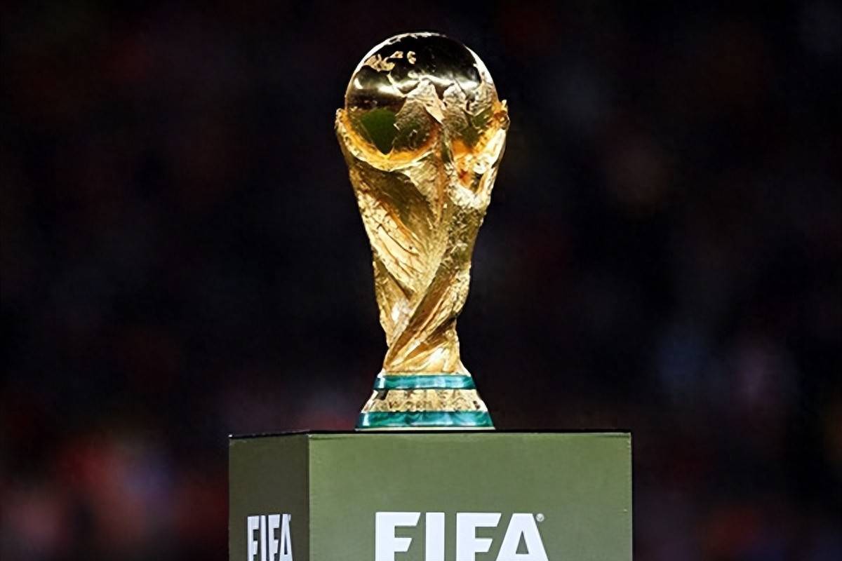 东詹缺阵里夫斯36分难救主，布朗复出30+8+8，凯尔特人大胜湖人