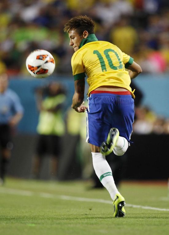 帕夫洛维奇：偶像是C罗；未来希望成为拜仁和德国的常规首发